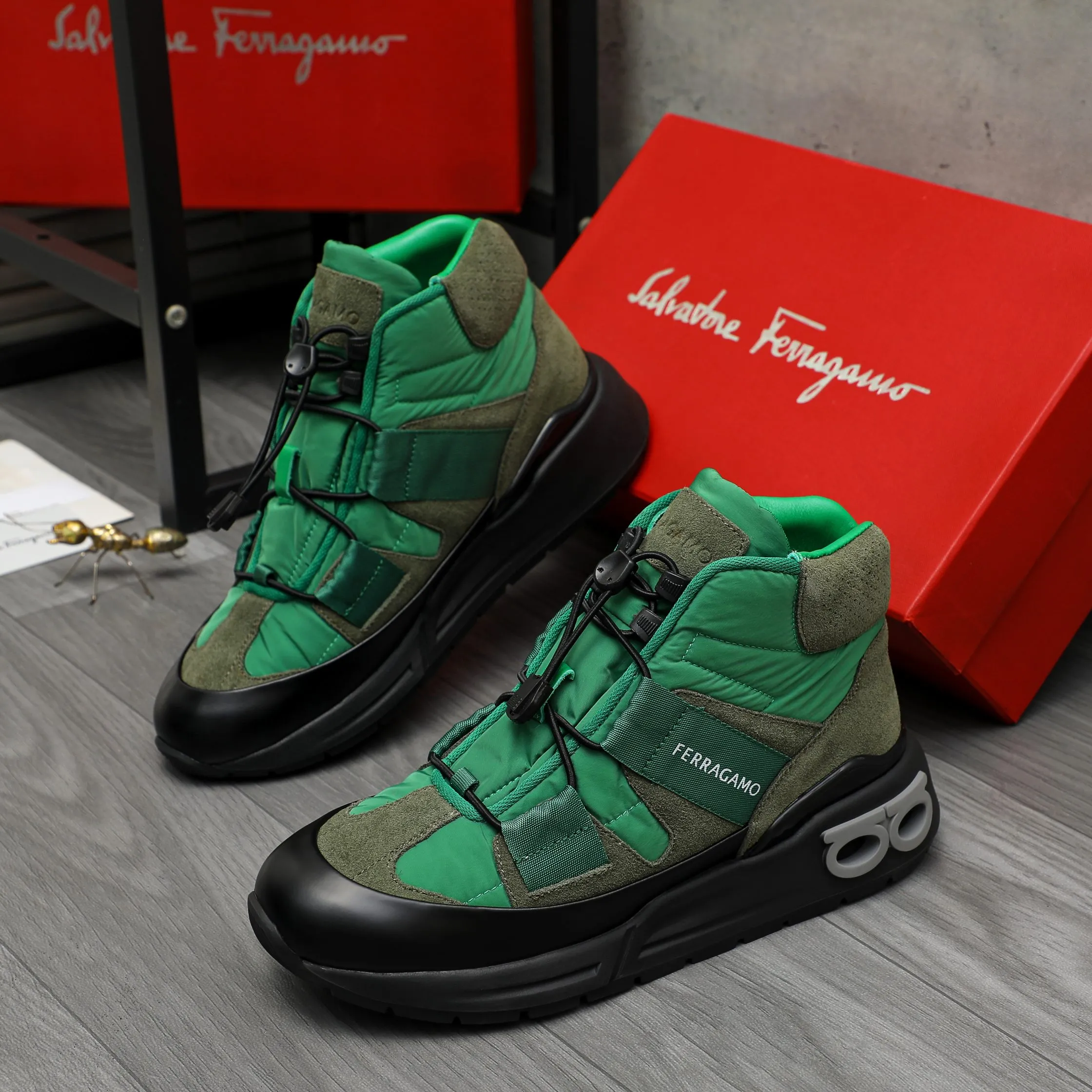 Men's shoes 💰640 Product trademark: Ferragamo "Ferragamo" high-top casual shoes Regular size: 38-46 (45.46 is custom-made and non-returnable) Product materials: Selected frosted cowhide stitching cloth upper, cowhide lining, original outsole